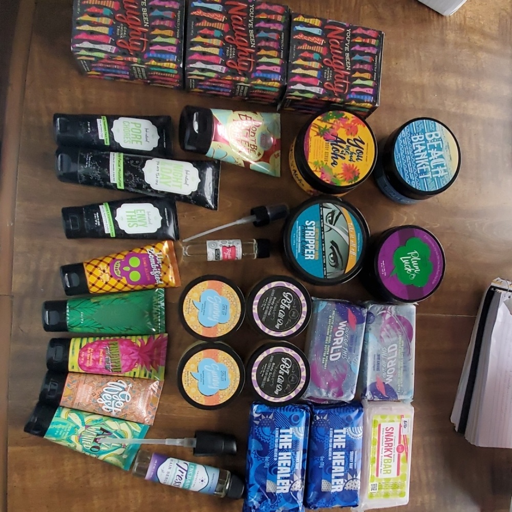 Huge perfectly Posh bundle lot